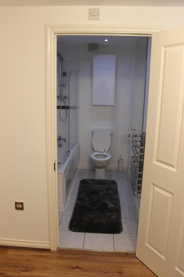 Lovely 2-Bedroom, 1 Bathroom Home, Sleeps 4 Londres Exterior foto