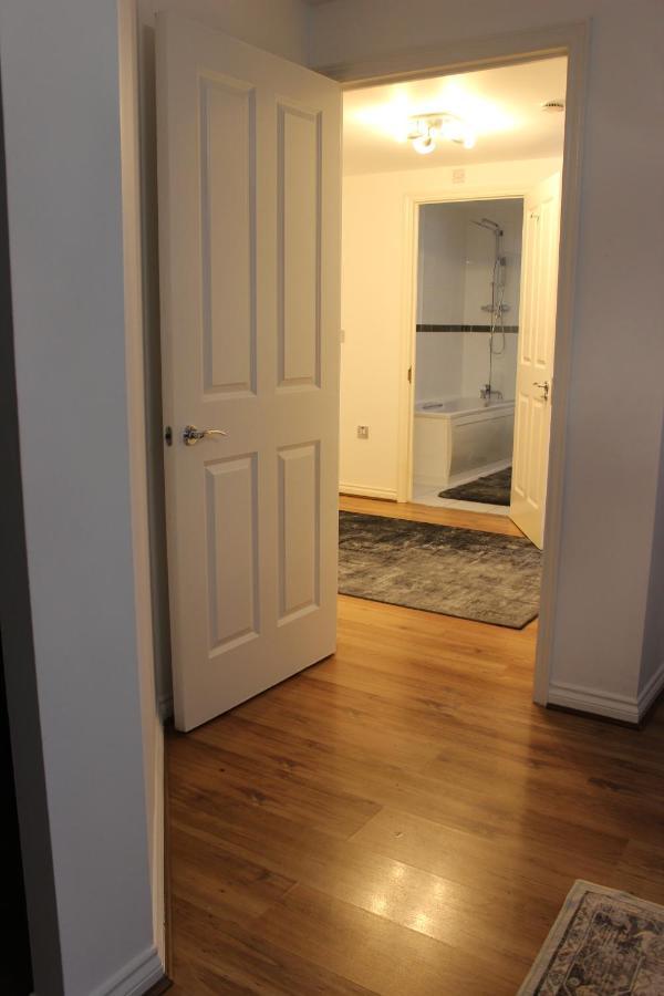 Lovely 2-Bedroom, 1 Bathroom Home, Sleeps 4 Londres Exterior foto