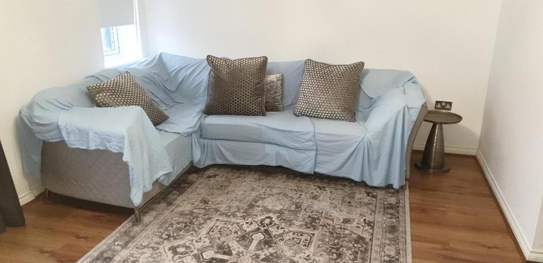Lovely 2-Bedroom, 1 Bathroom Home, Sleeps 4 Londres Exterior foto